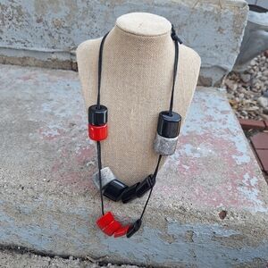 Stylish Black and Red Necklace